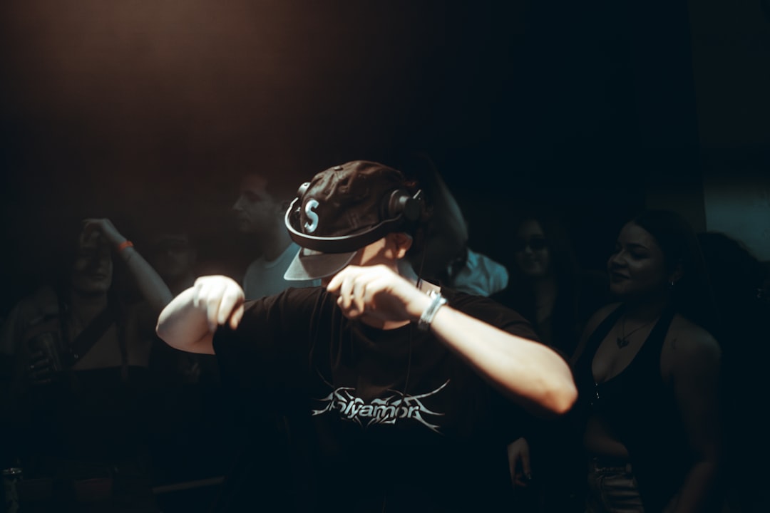 DJ